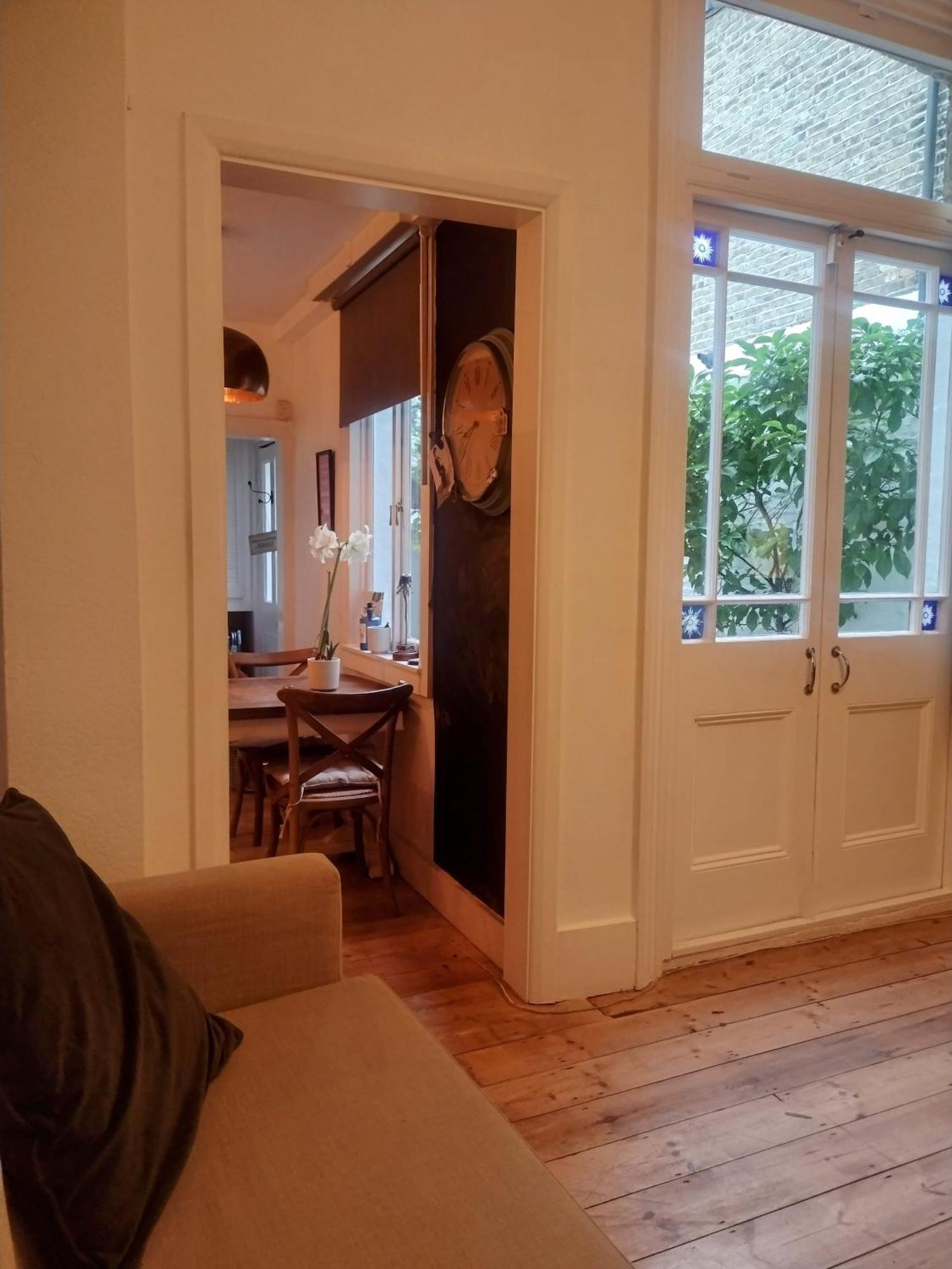 Annette's Place, Greenwich Garden Apartment, Apartament *